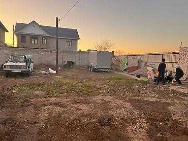 Продажа коттеджей и домов: Срочно продаю дом. Продаётся земельный участок с отдельным домом и — 4