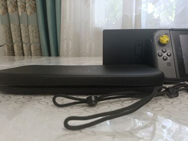 Nintendo Switch: Нинтендо свитч прошитый.Полный комплект+ чехол накладки на стики