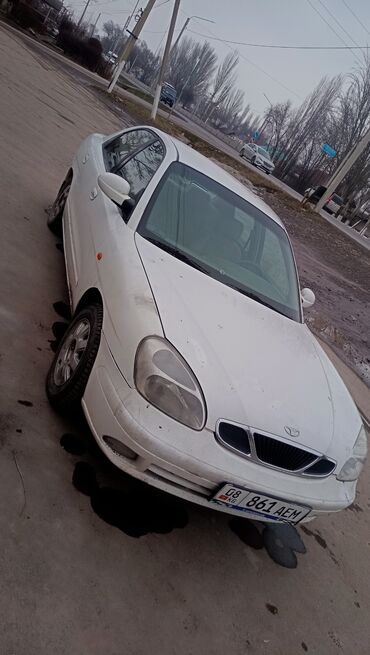 Daewoo: Daewoo Nubira: 1999 г., 1.6 л, Механика, Бензин, Седан