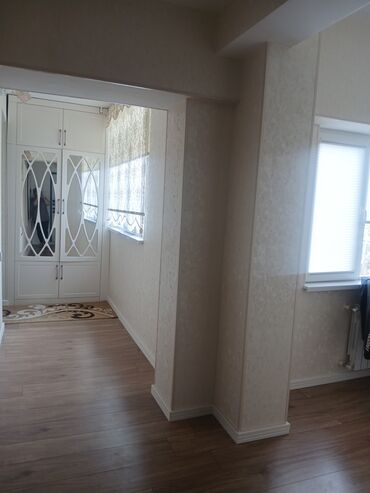ucar ev: Bakı, 3 otaqlı, Köhnə tikili, m. Gənclik, 84 kv. m