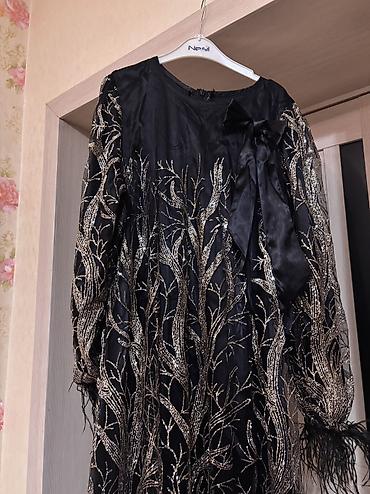 la parretta pink: 1 dəfə toya geynilib 160 manata tikdirilib 50 manata satılır. Ölçü — 10