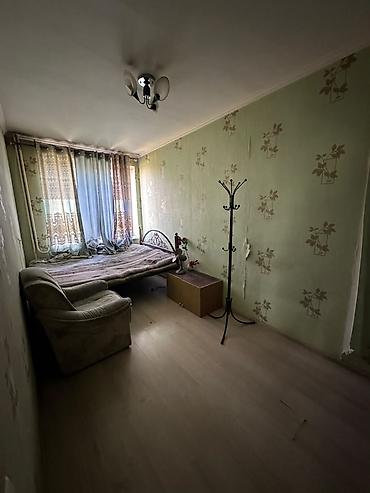 3 комнаты, 58 м², ул. Московская / Манаса (Белинка) Индивидуалка, 4 этаж, Старый ремонт