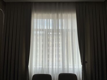 тюль белый: Pərdələr dəsti, sıx materialdan hazırlanmış yan pərdələr və şəffaf tül