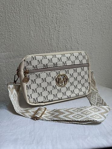 ea7 jakne: Torba preko ramena – bež/ekru sa monogramom “M” - Model: pravougaona — 1