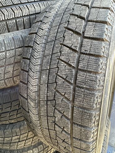 Шины: Шины 225 / 50 / R 17, Зима, Б/у, Пара, Легковые, Япония, Bridgestone