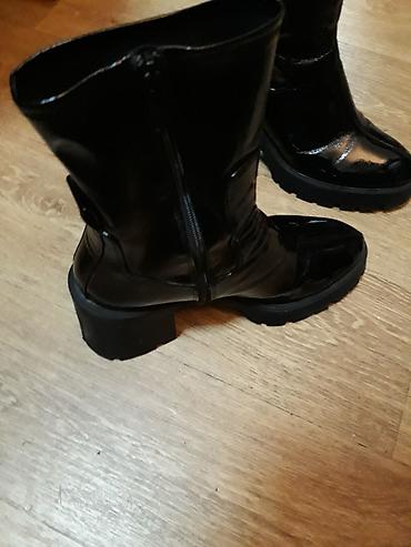 Gležnjače: Crne ženske čizme (Gazište 27)sa blok petom i izraženim krampon đonom — 4