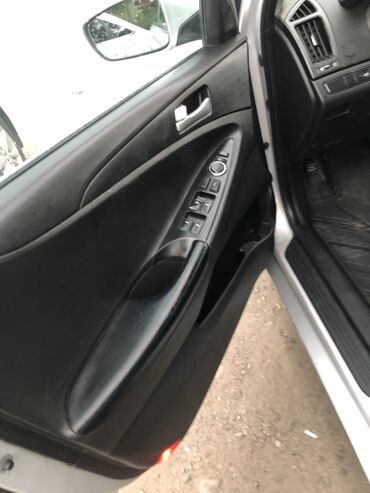 продаю салому: Hyundai Sonata: 2011 г., 2 л, Типтроник, Газ, Седан