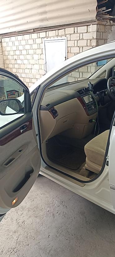 жили: Toyota Ipsum: 2002 г., 2.4 л, Автомат, Бензин, Минивэн — 6