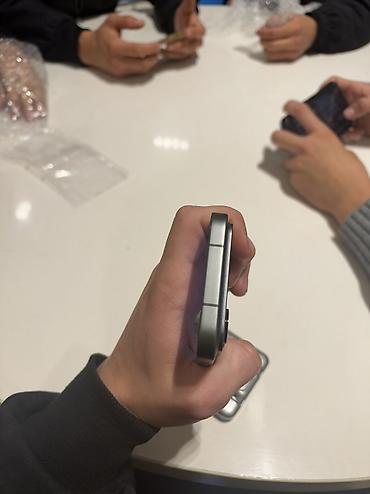 honor x8: Xiaomi, 17 Pro, Б/у, 256 ГБ, цвет - Черный, 2 SIM — 4