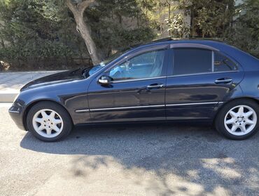 Mercedes-Benz: Mercedes-Benz C 240: 2.4 l | 2002 il Sedan — 9