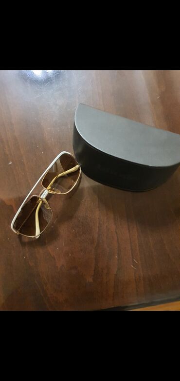 Eynəklər: Eynək BLİNDE. İtalyadan alınıb 390 avroya. Təmiz italyan — 3