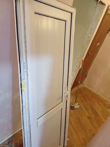 Qızdırıcı və isidicilər: Plastik qapi 190 nin 75 e unvan 7 mkr Abu universitetin arxası