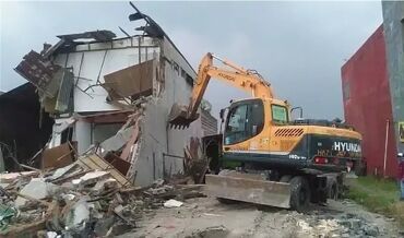 Демонтажные работы: Снос домов зданий 👷 сарай