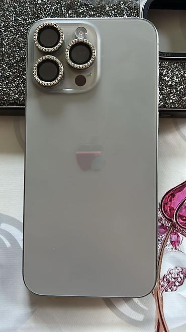 Apple iPhone: IPhone 15 Pro Max, Б/у, Серебристый, Чехол — 3