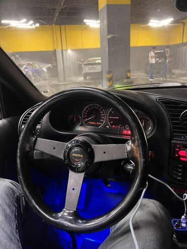 мопеды и мотоциклы: MOMO sükan — idman üslublu, üçşüalı, qara rəngdə, mərkəzdə “MOMO”