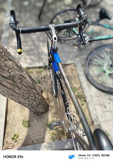 velo 28: Şosse velosipedi – Look markalı çərçivə Xüsusiyyətlər: - Şosse tipli — 3