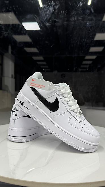 Оригинал Nike Air Force 1 Low, белые с черным Swoosh. - Классический