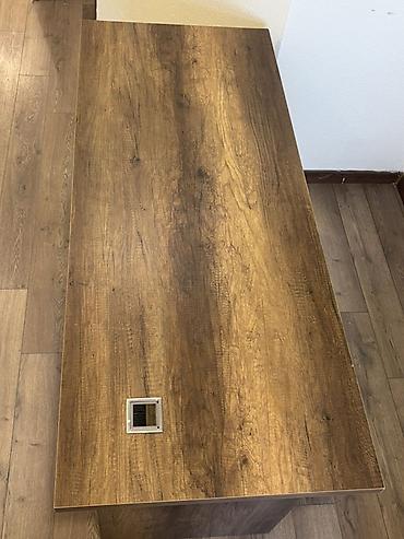 Ofis mebeli: Ofis masaı – taxta teksturalı, düz xəttli dizayn. - Material: Mebel — 2