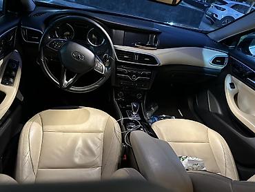 Infiniti: Infiniti : 2017 г., 2 л, Робот, Бензин, Кроссовер — 6