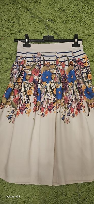 suknja a kroja: PRONTO suknja, veličina 36. - Model: midi A-kroja sa dubokim faltnama — 1