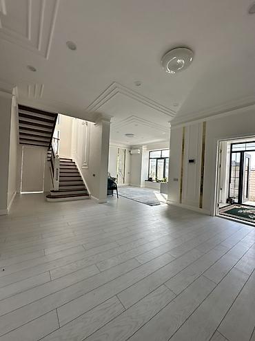 Долгосрочная аренда домов: 320 м², 5 комнат — 1