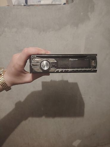 dogma cin legv etmek: Pioneer DEH-4550UI avtomobil maqnitolası - Ön panel: klassik bir DIN — 1