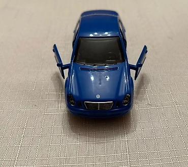 hot mom: Mavi rəngli metal oyuncaq maşın – sedan model - Material: metal — 3