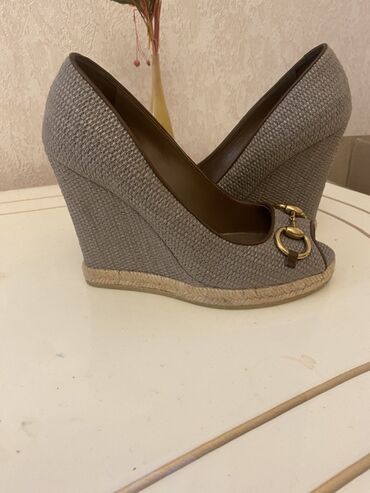 Tuflilər: İki cüt qadın ayaqqabısı və uyğun çanta dəsti 1) Lolita Botti leopard — 7