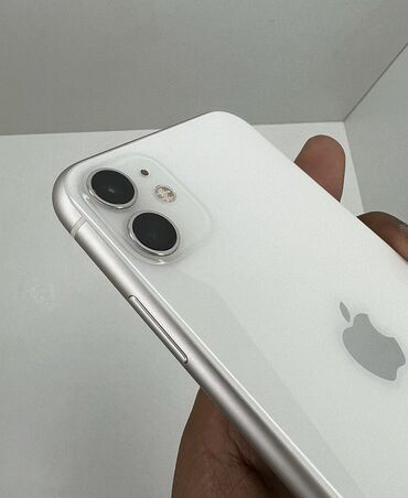 Apple iPhone: IPhone 11, Б/у, 64 ГБ, Белый, Защитное стекло, Чехол, Кабель, 79 %
