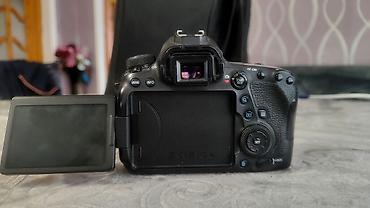 səs aparatı: Məhsul: Sony HXR-MC2500 professional video kamera Xüsusiyyətlər: - — 7