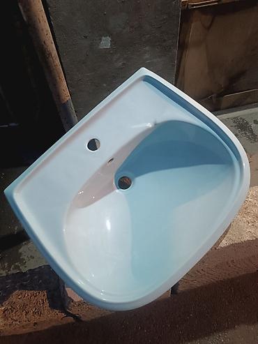 keramik: Məhsul: Divara quraşdırılan keramik əl-üz yuma lavabosu - Material — 1
