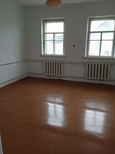 продаю дом в центре бишкека: 51 м², 3 комнаты, Старый ремонт Без мебели