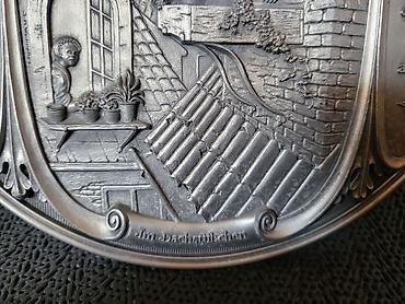 paviljoni forma ideale: Zidna plaketa Zinn,kalaj Carl Spitzweg iz 70ih.godina. Nemacka — 7