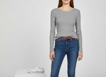 t shirty z baskinką: PULL&BEAR, Жіноча блуза, розмір S