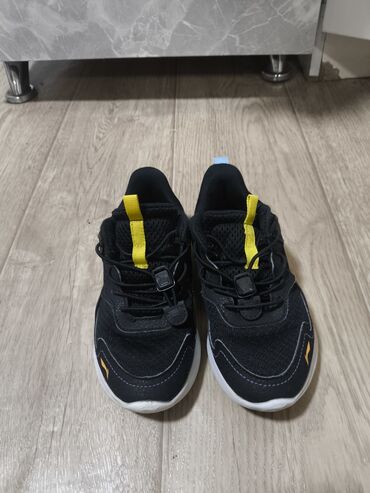 Детская обувь: Кроссовки 28 размер,Li-ning оригинал
