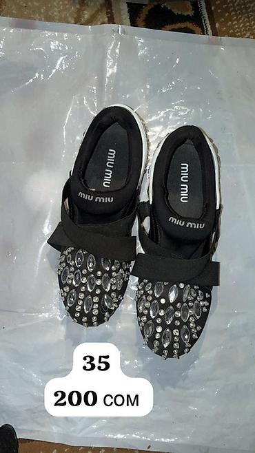 Босоножки, сандалии, шлепанцы: Женская обувь — два варианта. 1) Сандалии с декором - Размеры: 37 и — 21