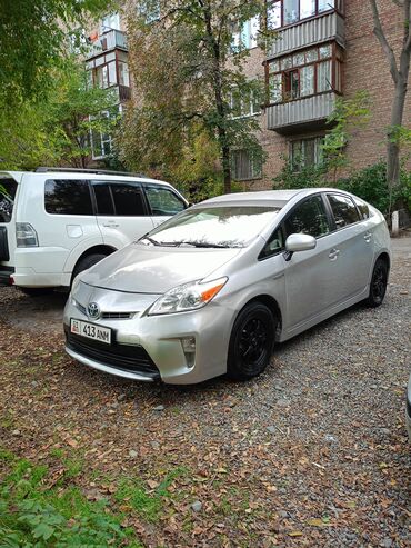 Toyota: Toyota Prius: 2014 г., 1.5 л, Автомат, Гибрид, Хэтчбэк