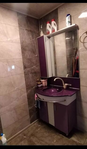 Hamam üçün kranlar: Yaxsi vezyetdedi azaciq skafinda problem var duzelendi uzunu 1.92 eni