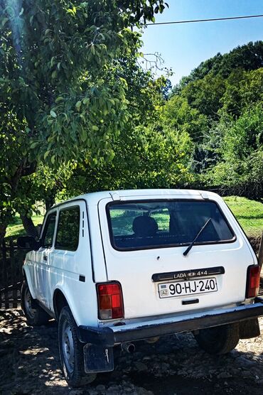 VAZ (LADA): VAZ (LADA) 4x4 Niva: 1.7 l | 2010 il 271000 km Ofrouder/SUV — 2