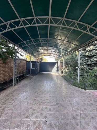 продаю дом в бишкек: Үй, 420 кв. м, 12 бөлмө, Кыймылсыз мүлк агенттиги, Евро оңдоо