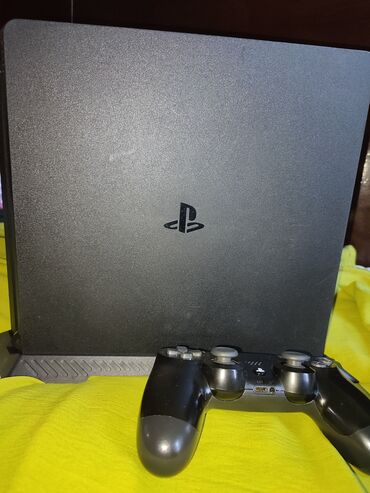 PS4 (Sony PlayStation 4): Playstation 4 slim 500gb 1джойстик состояние идеал пломба на месте не