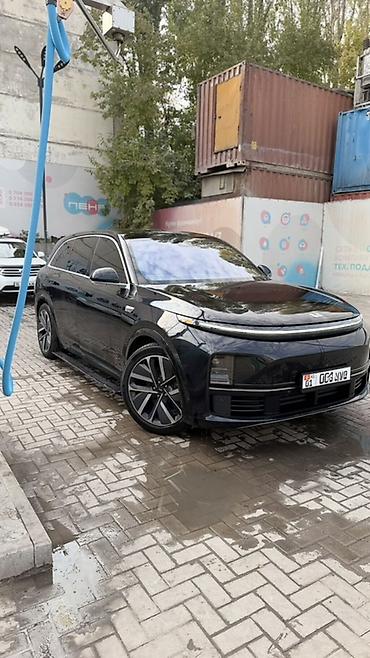 li one: Lixiang L7: 2023 г., 1.5 л, Гибрид, Кроссовер — 1