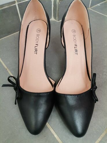 Salonke: Salonke, 38 — 8