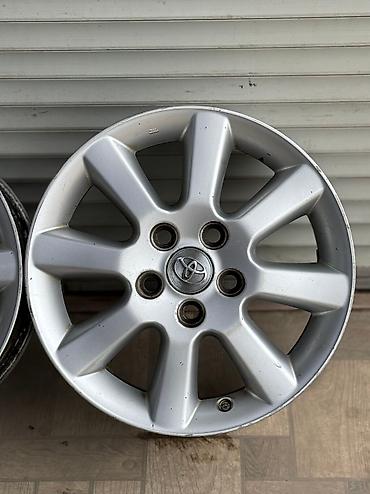 Диски: Литые Диски R 16 Toyota, Комплект, отверстий - 5, Б/у — 8