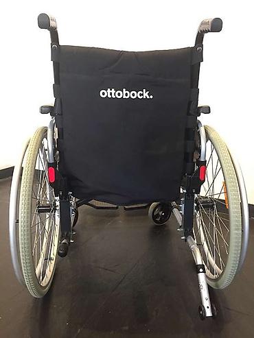 Invalidska kolica: KOLICA, uvoz iz Nemačke, polovnastanje odlično. Širina sedišta je — 5