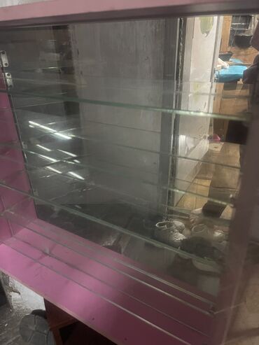 Другие полки и стеллажи: Продаю полку для гель лаков.С зеркалом внутри,закрывается