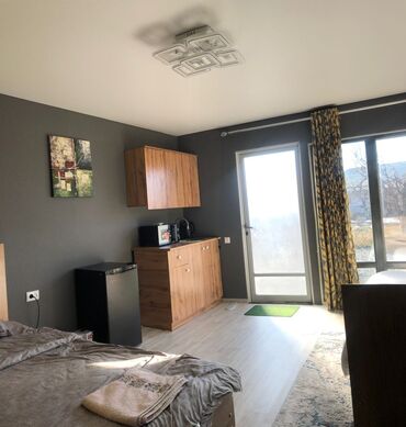 Посуточная аренда домов: 28 м², 4 комнаты, Балкон застеклен, Бронированные двери, Видеонаблюдение — 16