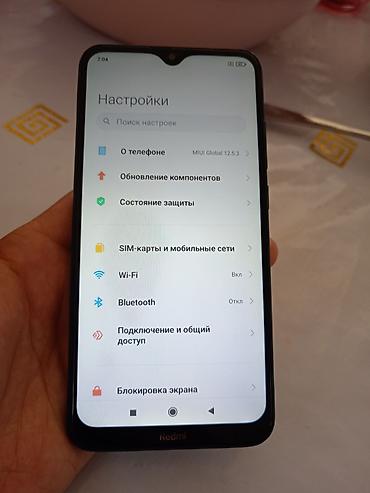 сколько стоит телефон poco: Redmi, Redmi 8, Б/у, 64 ГБ, цвет - Зеленый, 2 SIM — 3