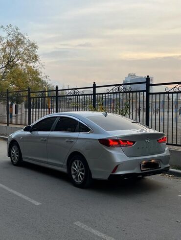 задние фары ниссан: Hyundai Sonata: 2018 г., 2 л, Автомат, Газ, Седан