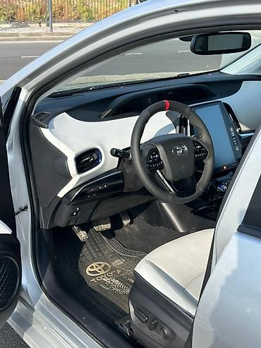 Унаа сатуу: Toyota Prius: 2018 г., 1.8 л, Вариатор, Гибрид, Лифтбек — 10